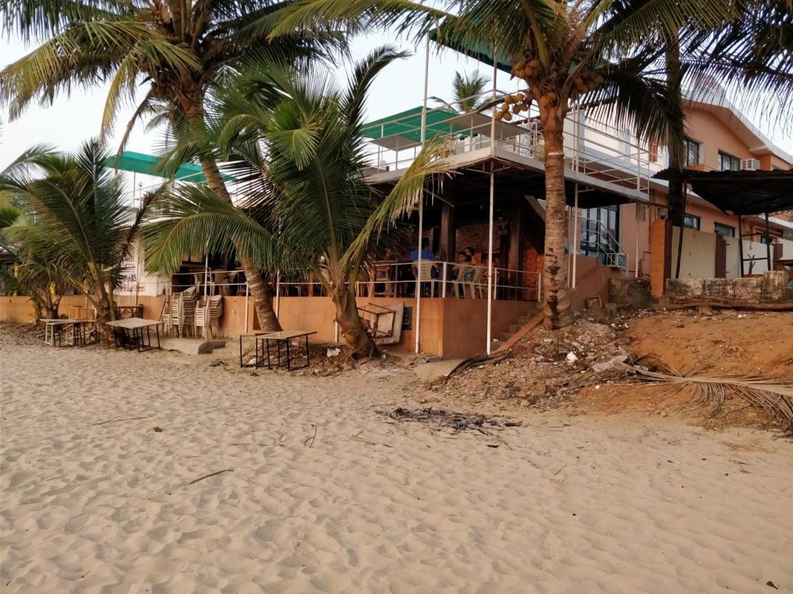 Saritas Guest House - Bogmalo Beach ภายนอก รูปภาพ